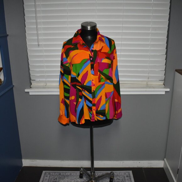 True Destinations Resortwear Set (Button up Shirt and Elastic Waist Shorts) - Picture 7 of 7